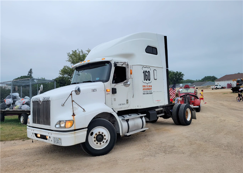 160 Driving Academy Freeport Branch participated in the Pearl City Boulevard Bash Parade!